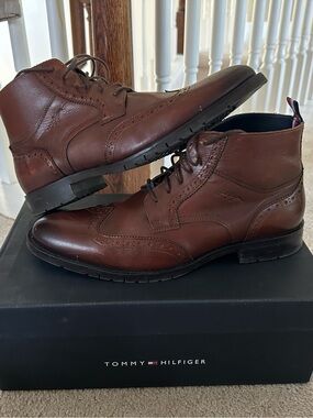 Tommy Hilfiger Men's Dark Brown Leather Chukka Wingtip Boots
